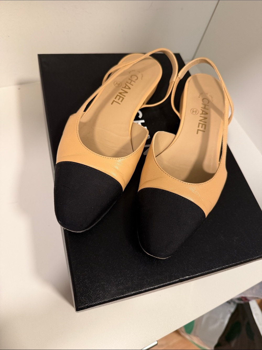CHANEL Two-Tone Beige and Black Slingback Flats